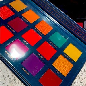 Never before used beautiful make up Pallet